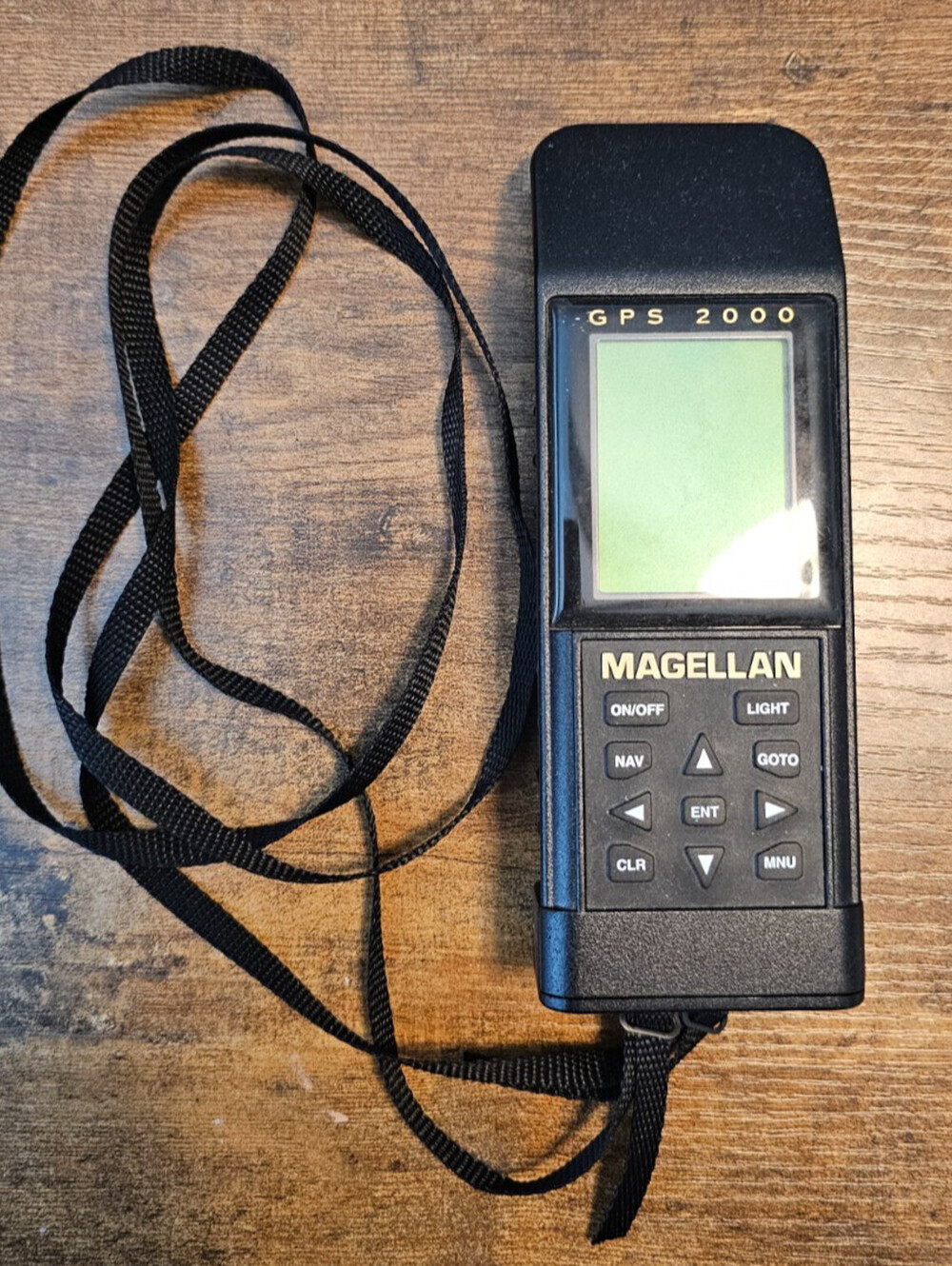 MAGELLAN GPS 2000 handheld GPS receiver navigator
